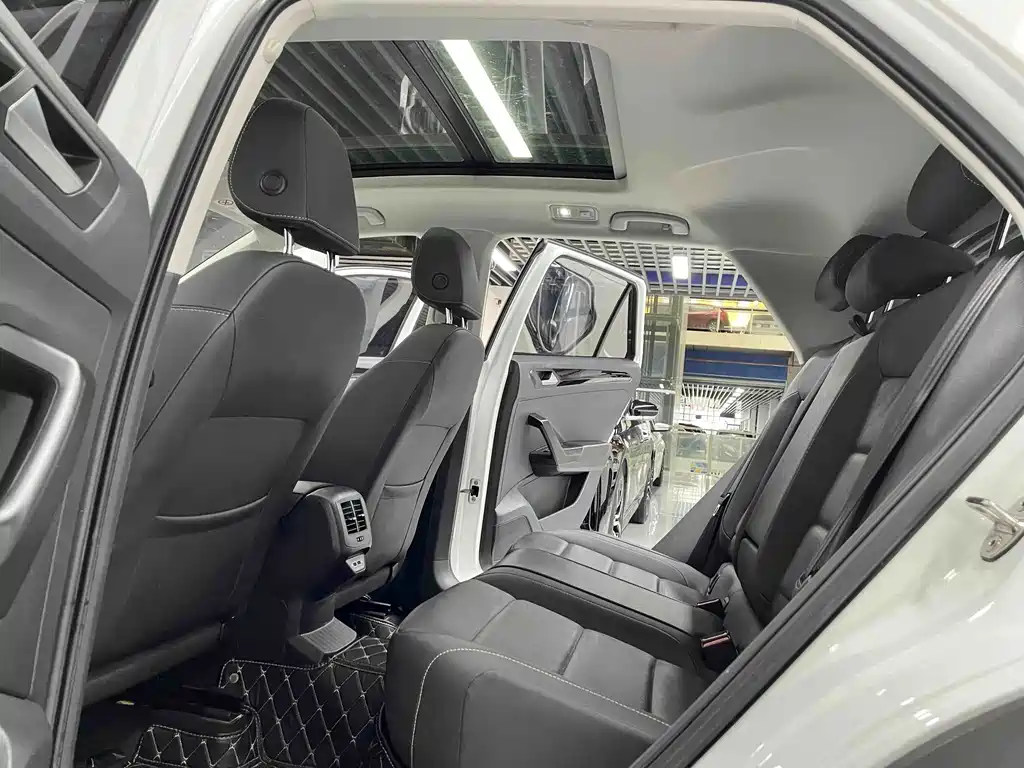 Volkswagen T-Roc 2022 — фото 7