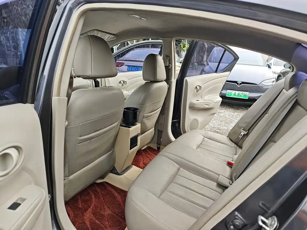 Nissan Sunny 2016 — фото 12