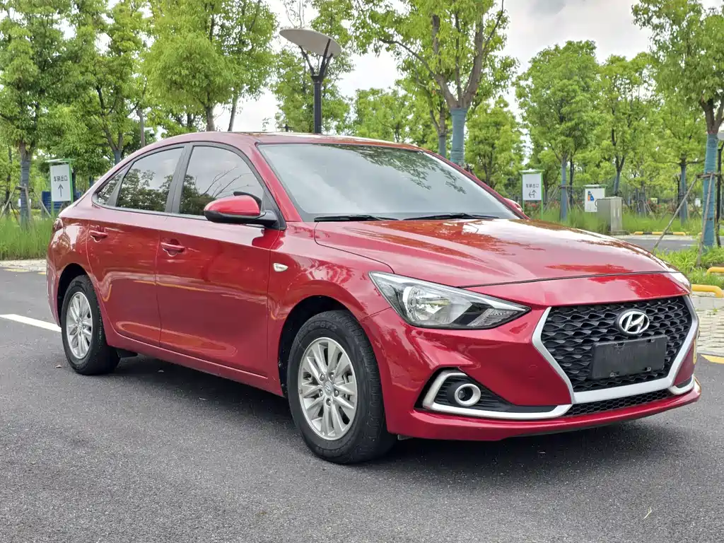 Hyundai Elantra 2020 — фото 3