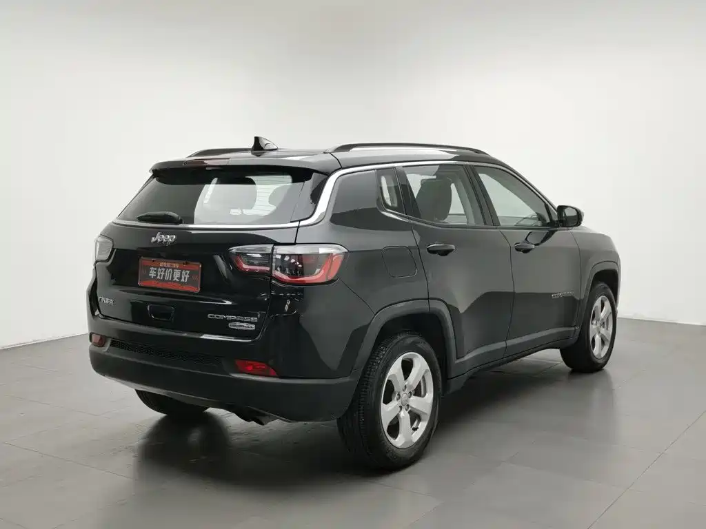 Jeep Compass 2018 — фото 2