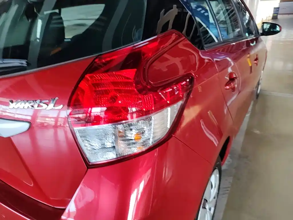 Toyota Yaris L 2016 — фото 8