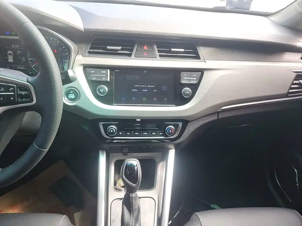 Geely Vision X3 2018 — фото 13