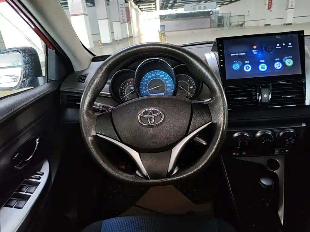 Toyota Yaris L 2016 — фото 11