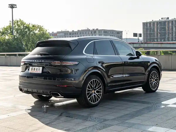 Porsche Cayenne 2021