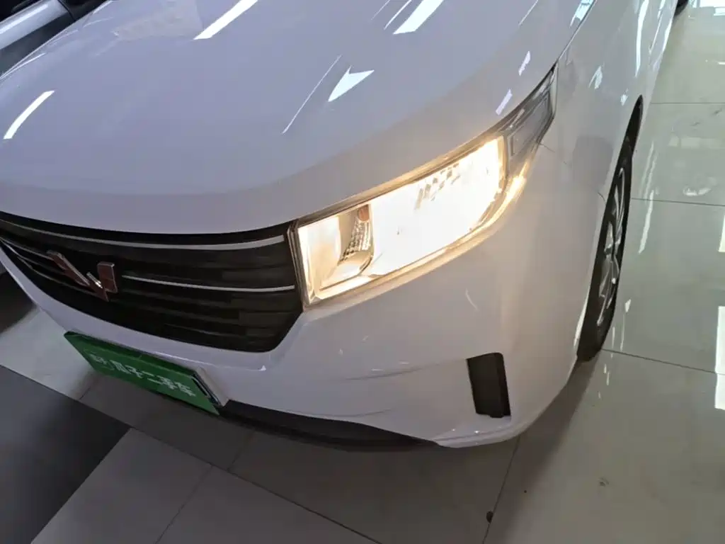 Wuling Hongguang PLUS 2022 — фото 24