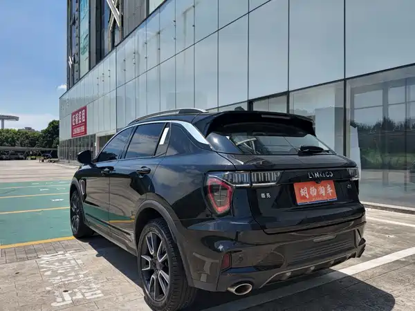 Lynk & Co 01 2022