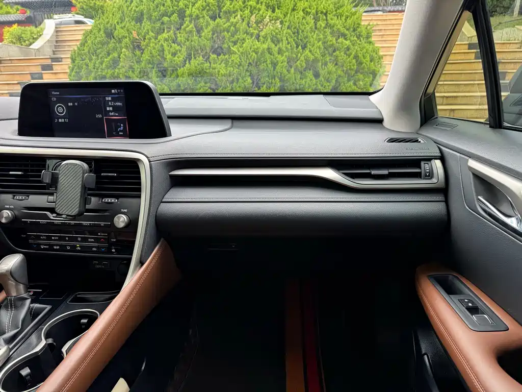 Lexus RX 2022 — фото 18