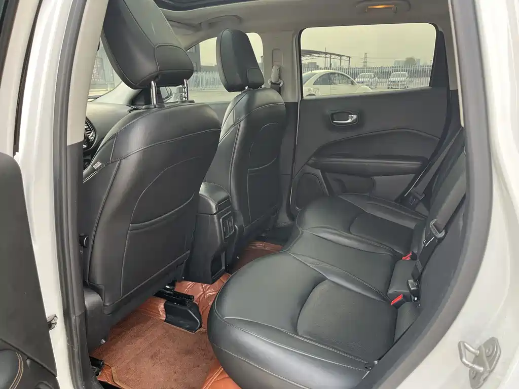 Jeep Compass 2020 — фото 26