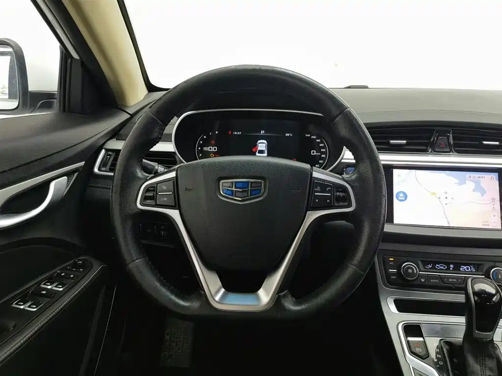 Geely Emgrand 2018 — фото 11