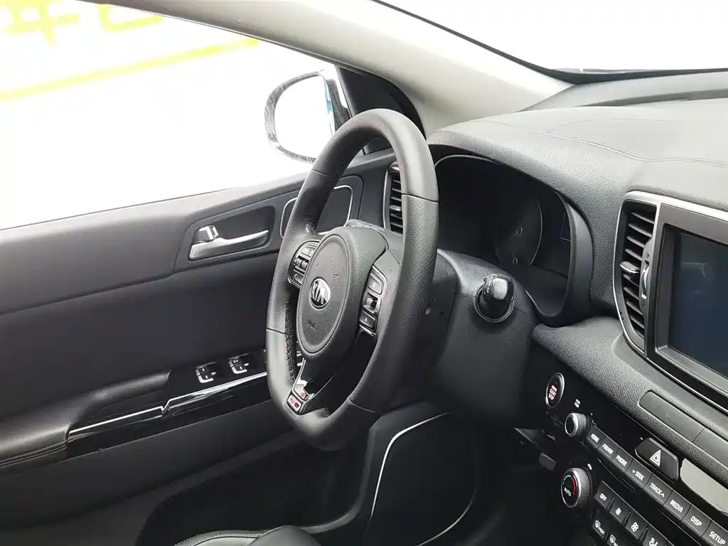 Kia KX5 2017 — фото 22