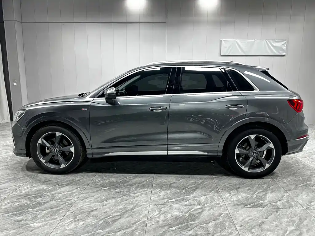 Audi Q3 2022 — фото 8