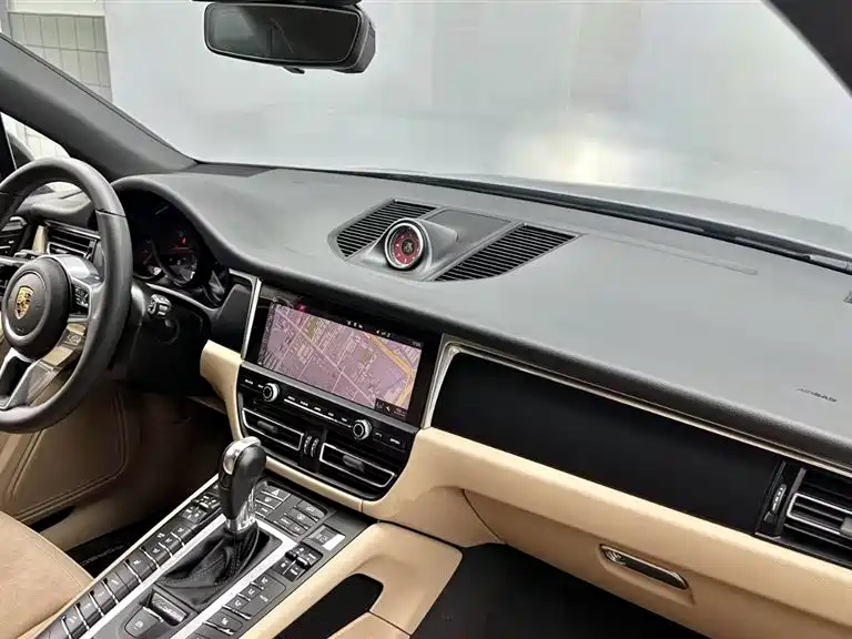 Porsche Macan 2020 — фото 13