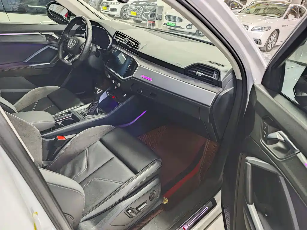 Audi Q3 Sportback 2023 — фото 8