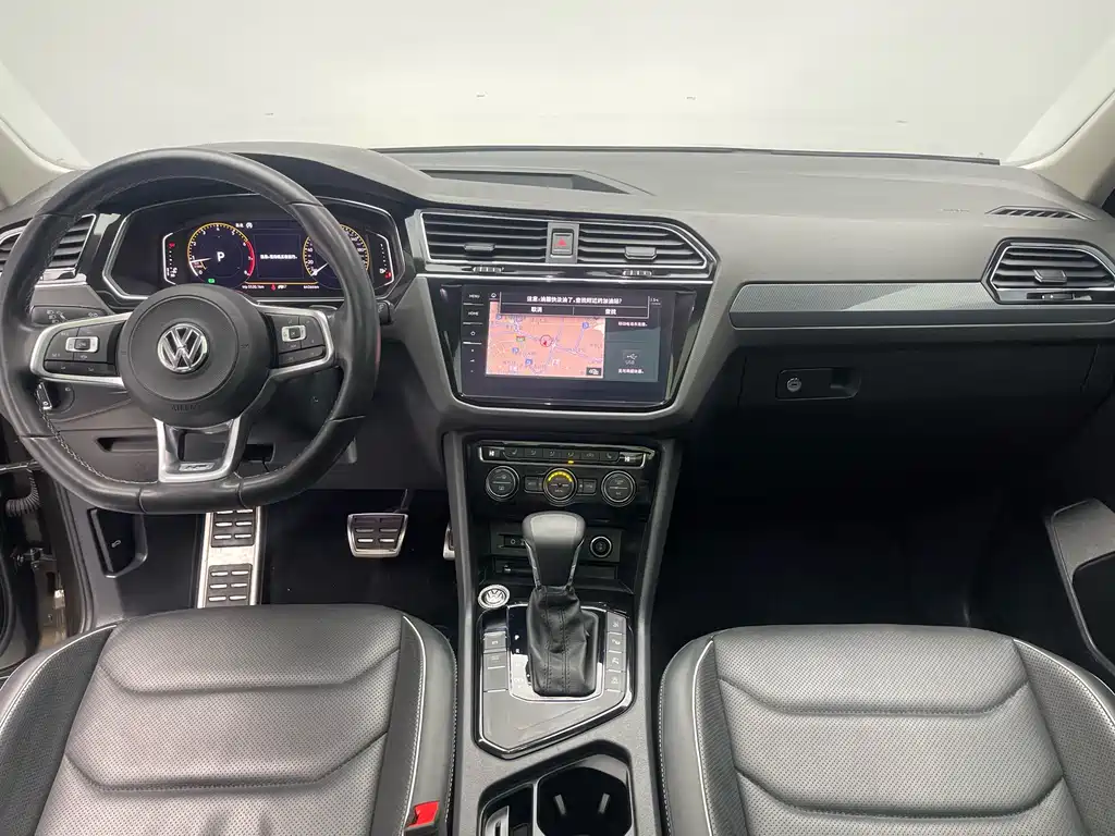Volkswagen Tiguan L 2020 — фото 11