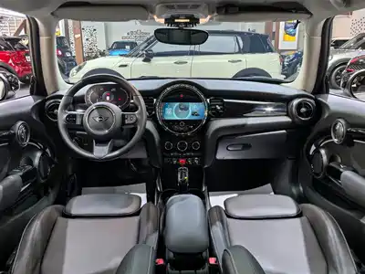 MINI MINI 2023