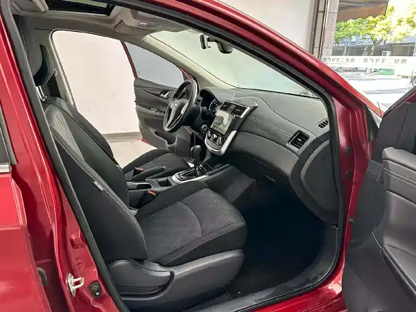 Nissan Tiida 2016