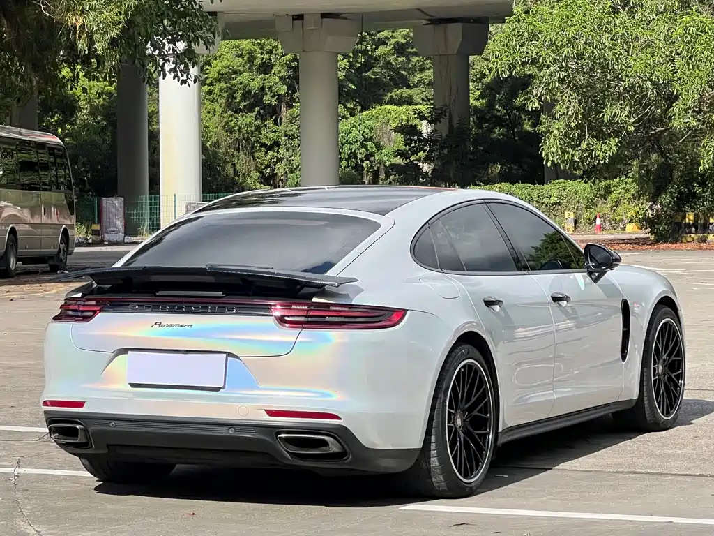Porsche Panamera 2018 — фото 22