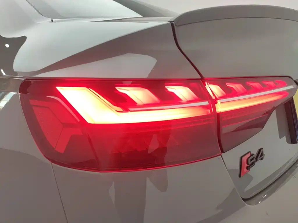 Audi S4 2022 — фото 19