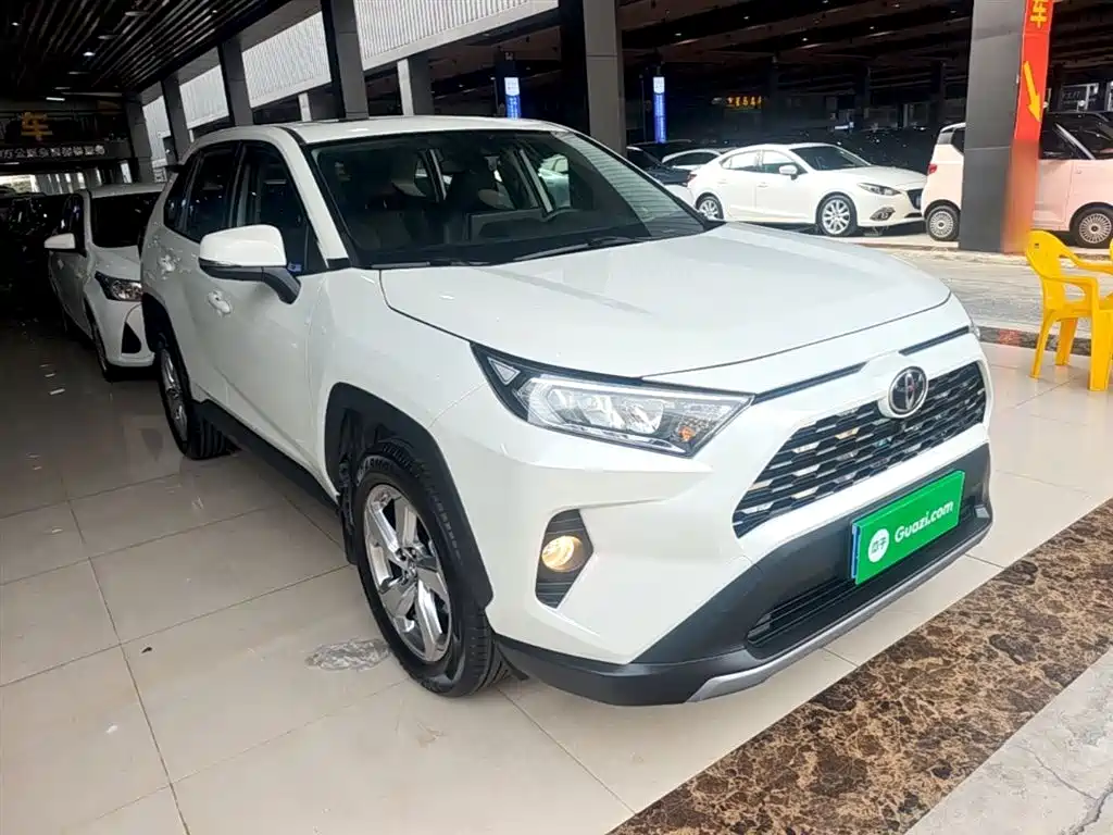 Toyota RAV4 2020 — фото 4