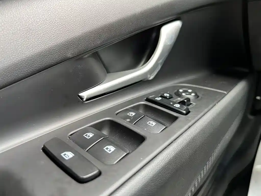 Hyundai Elantra 2023 — фото 15