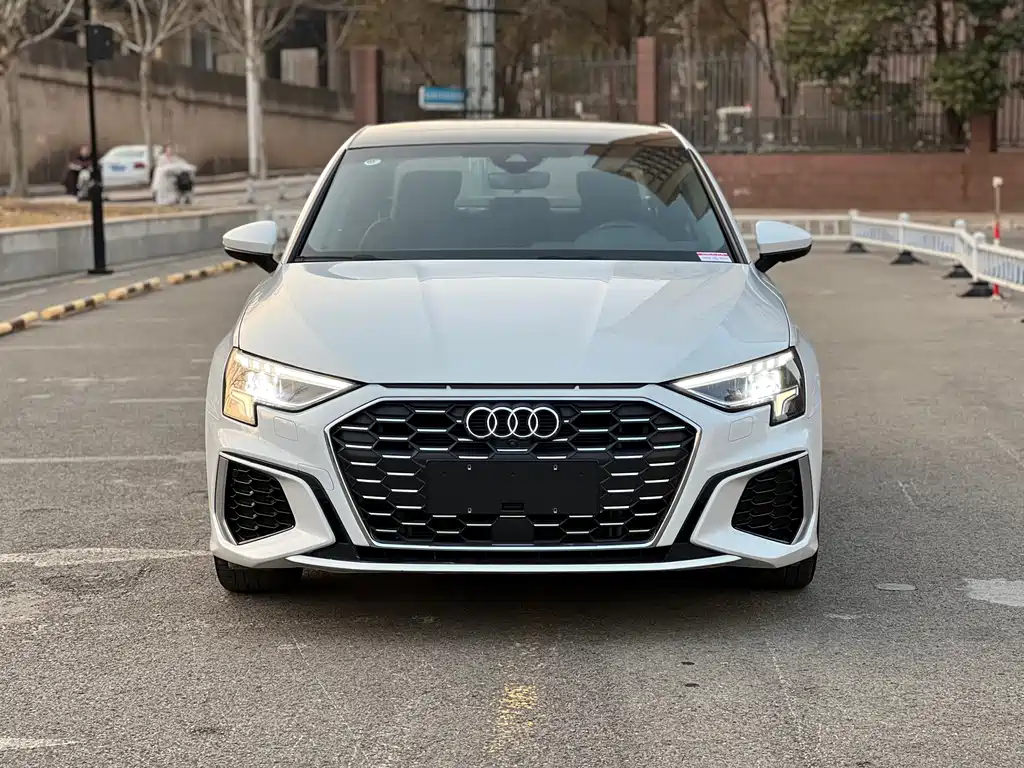 Audi A3 2024 — фото 2