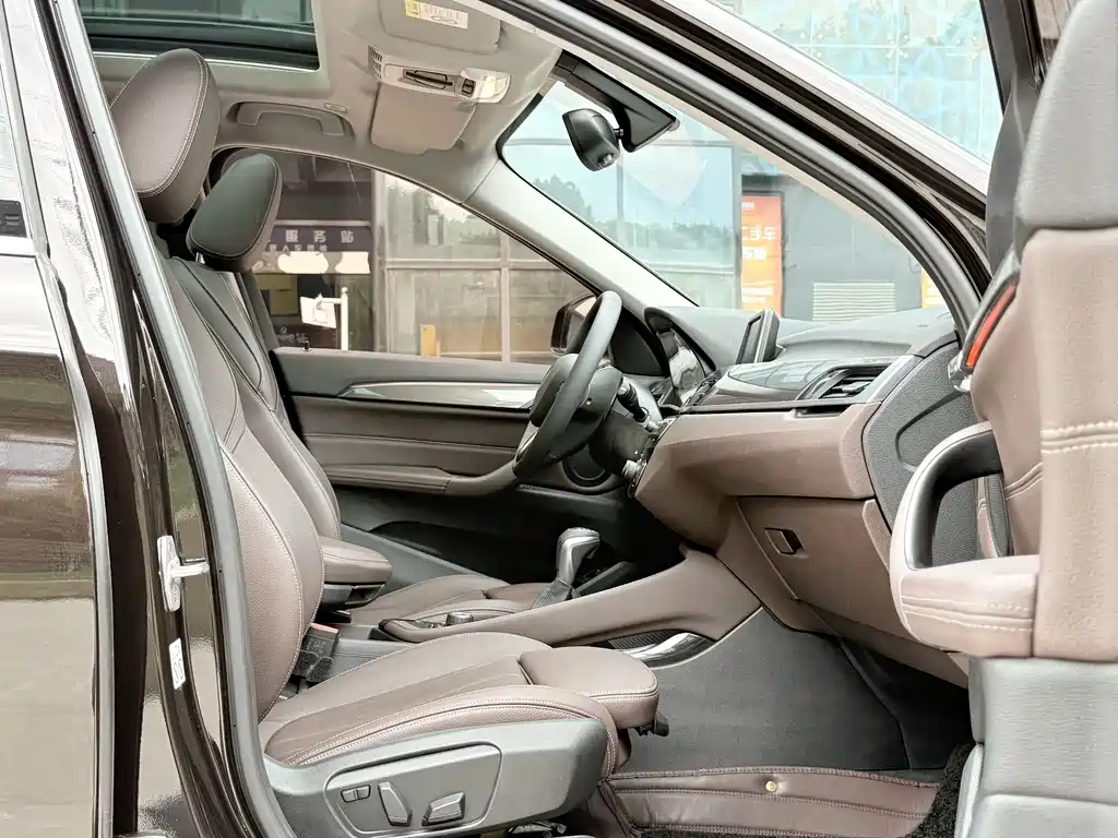 BMW X1 2017 — фото 11