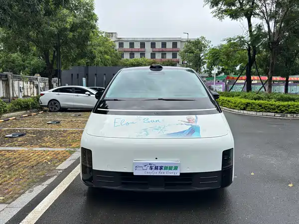 Li Auto MEGA 2025