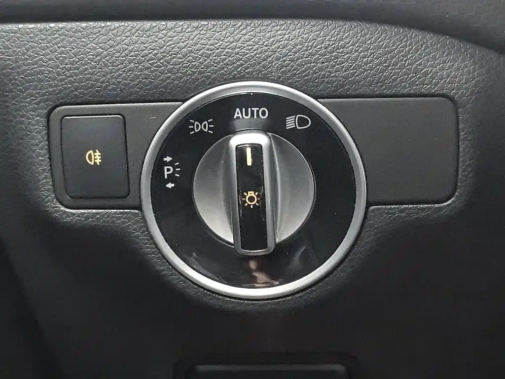 Mercedes-Benz A-Class 2016 — фото 21