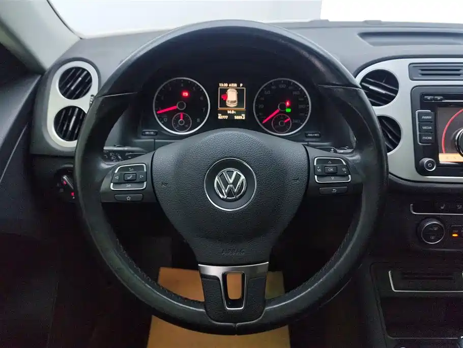 Volkswagen Tiguan 2015 — фото 15