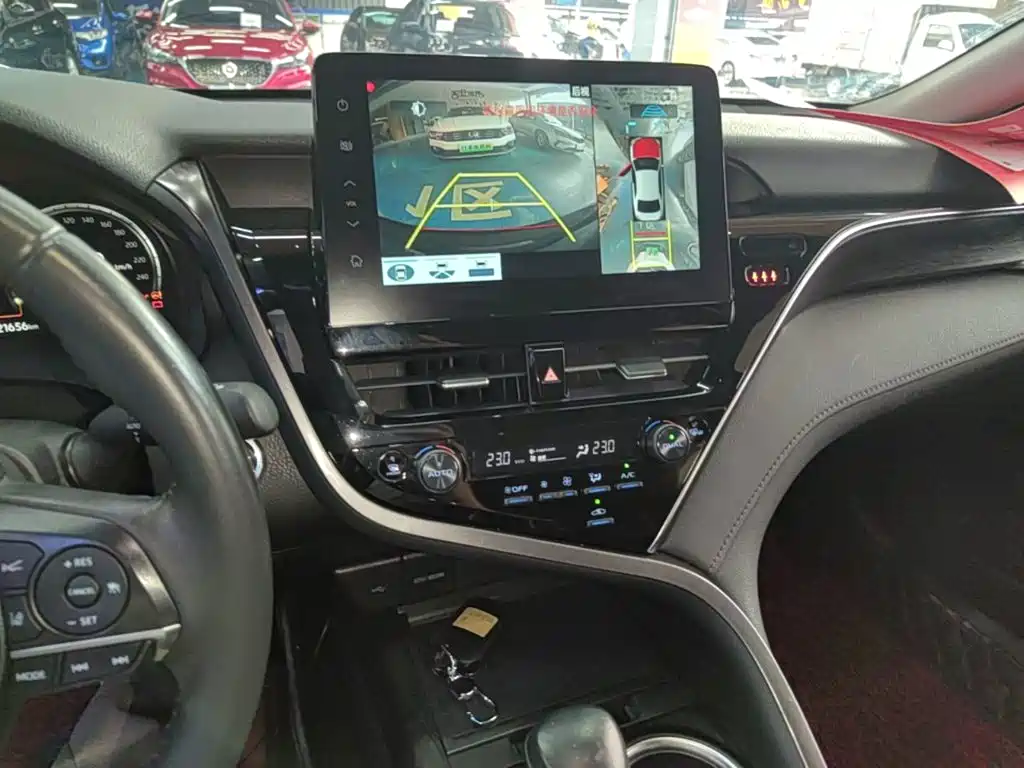 Toyota Camry 2021 — фото 13