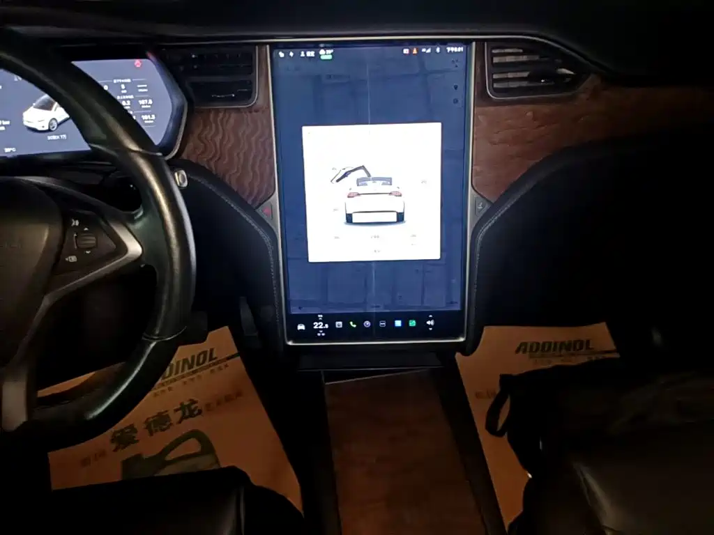 Tesla Model X 2020 — фото 13