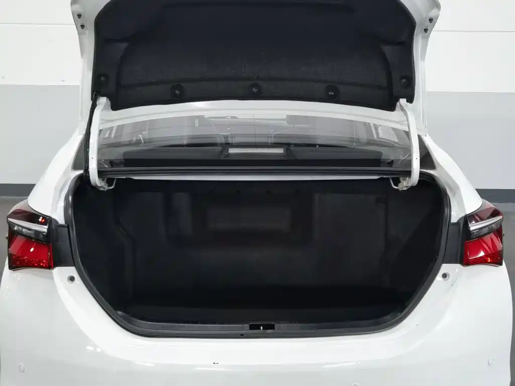 Toyota Corolla 2017 — фото 16