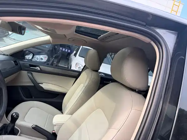 Volkswagen Santana 2014
