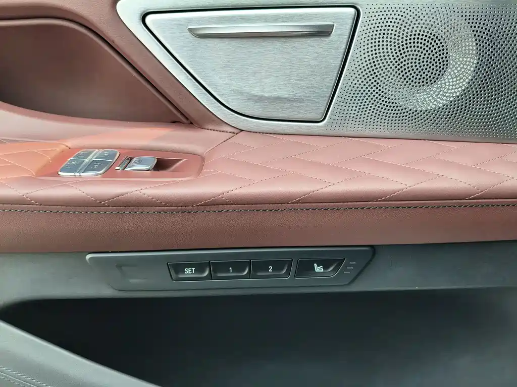BMW 7 Series 2019 — фото 19