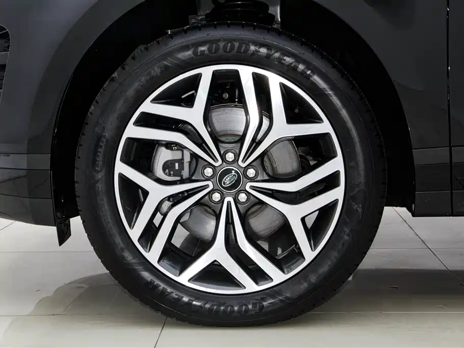 Land Rover Evoque 2025 — фото 11