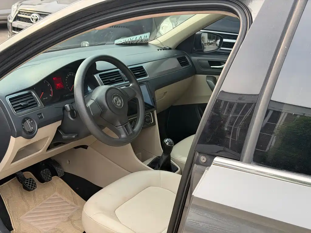 Volkswagen Santana 2014