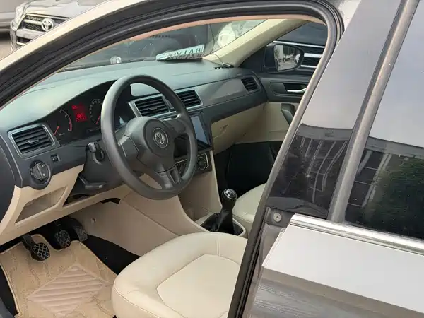 Volkswagen Santana 2014