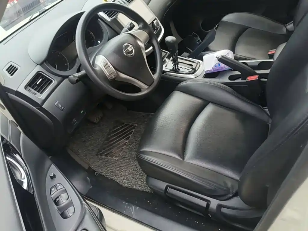 Nissan Tiida 2018 — фото 15