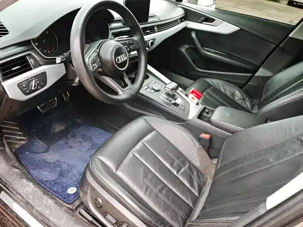 Audi A4L 2017