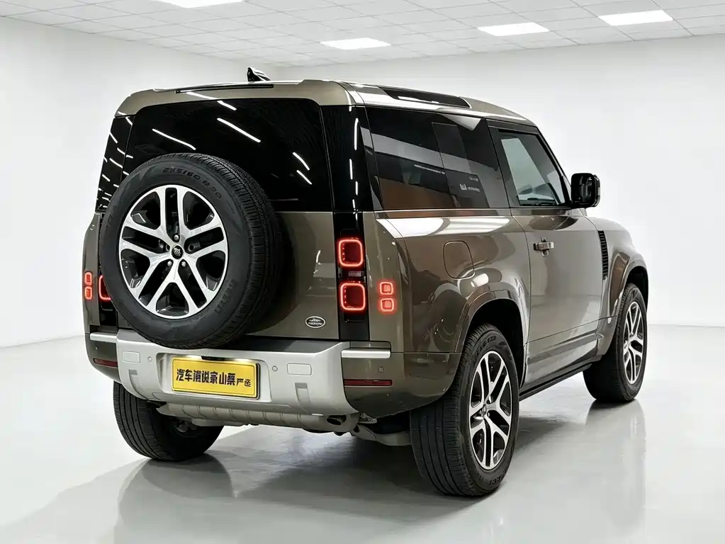 Land Rover Defender 2022 — фото 8