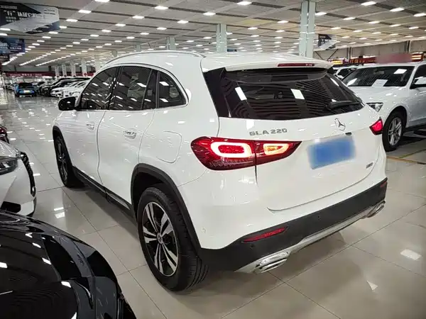 Mercedes-Benz GLA 2023