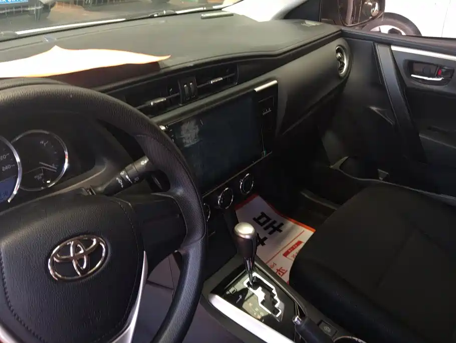 Toyota Corolla 2018 — фото 13