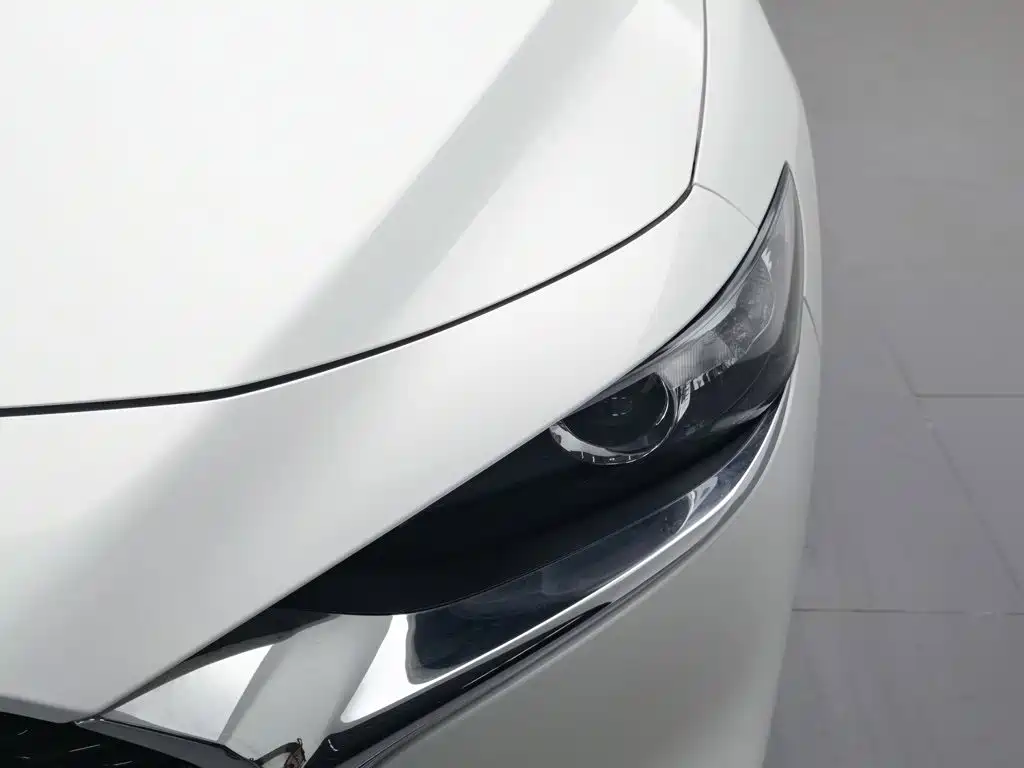 Mazda 3 Axela 2021 — фото 7