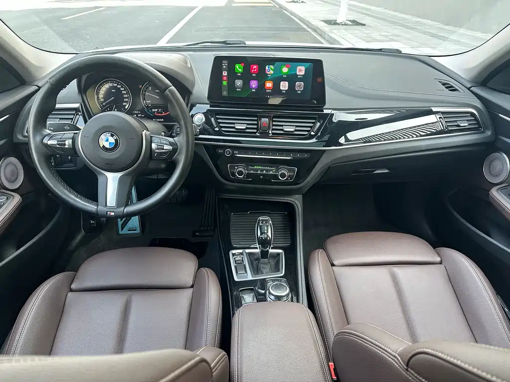 BMW 1 Series 2022 — фото 11