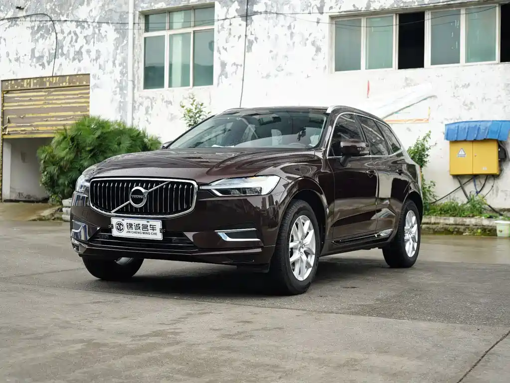 Volvo XC60 2019 — фото 1
