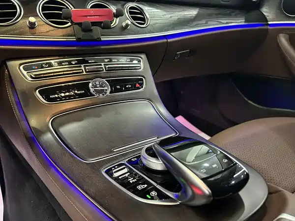 Mercedes-Benz E-Class 2016