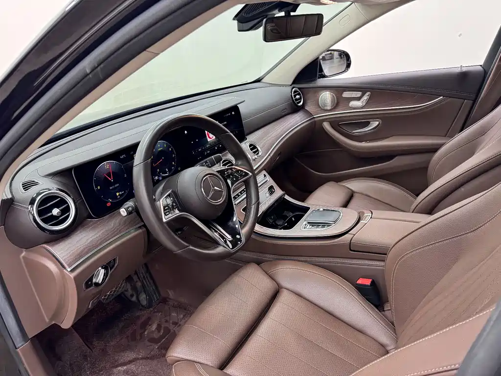 Mercedes-Benz E-Class 2022 — фото 10