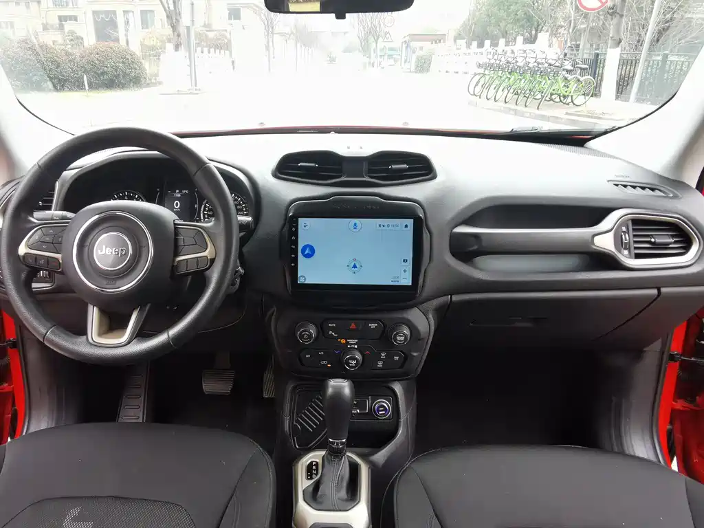 Jeep Renegade 2019 — фото 12