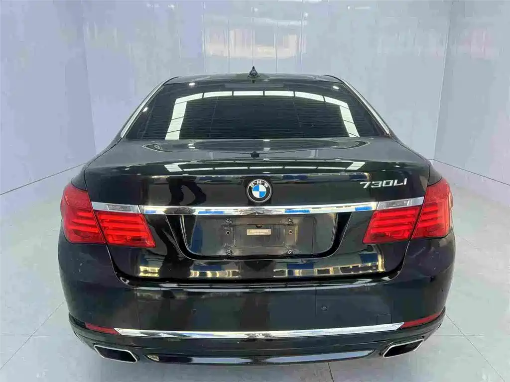 BMW 7 Series 2013 — фото 4