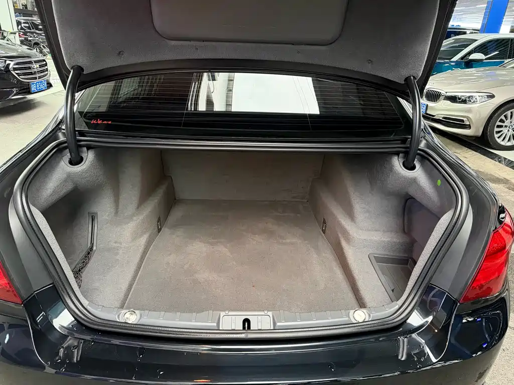 BMW 7 Series 2015 — фото 26